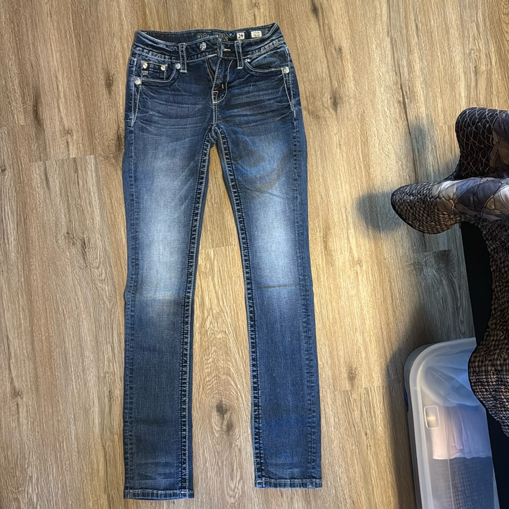 Miss Me Jeans- Standard Straight Leg